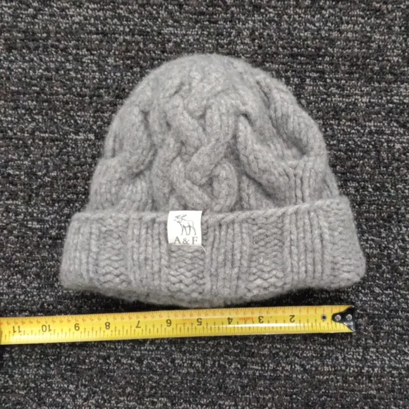 Abercrombie & Fitch | Accessories | Vtg Thick Cable Knit  display picture 3